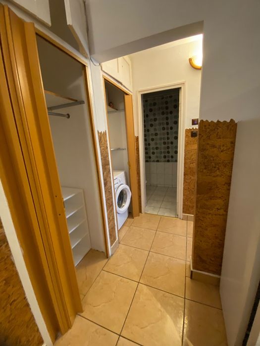 Inchiriez apartament 2 camere, decomandat, etaj 2, strada Sovata nr. 31