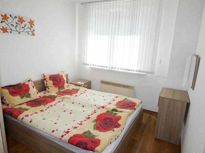 Дава се под наем Тристаен апартамент в Банско - 70 кв.м за 331.5 € - Снимка #4