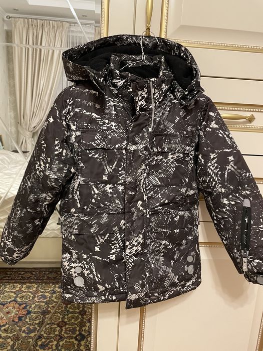 Продам куртку на мальчика