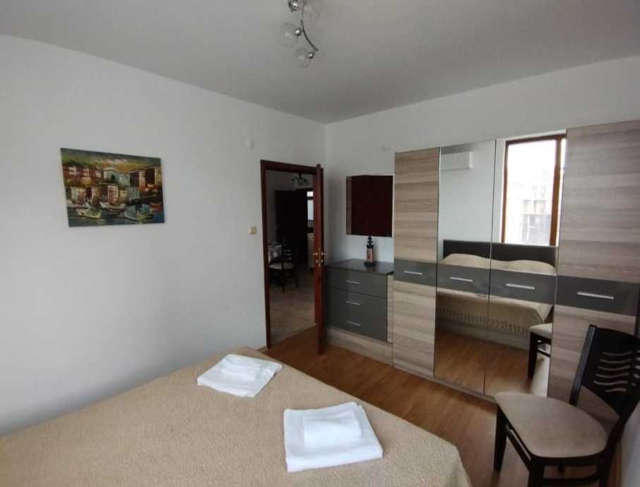 Дава се под наем Тристаен апартамент в Свети Влас - 82 кв.м за 500 € - Снимка #2