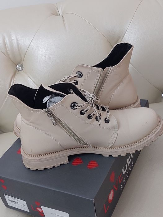 Продам женские полуботинки