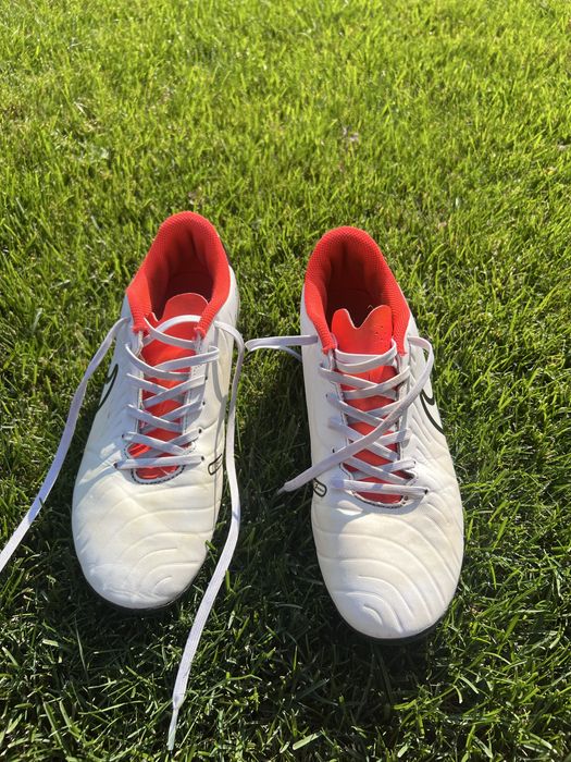 Футболни обувки