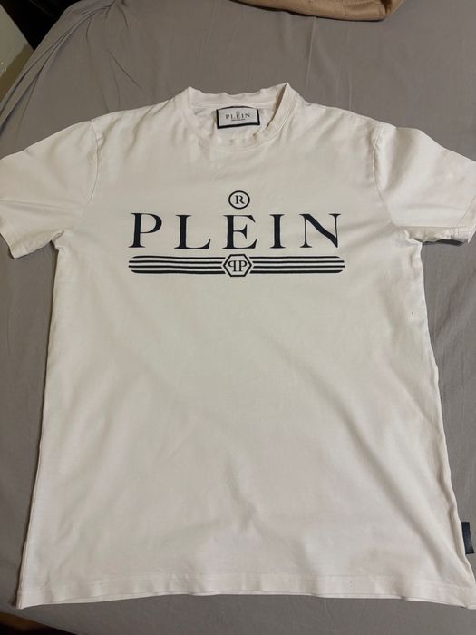 Продавам оригинална тениска philipp plein L размер