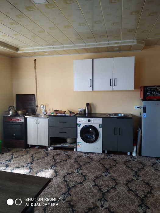 Тош..вилояти.Оккургон туманида ховли сотилади.5хонали ремонти яхши.13с