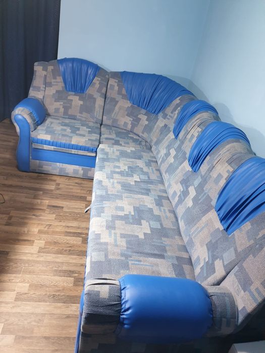 Vând colțare second