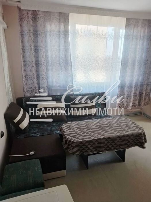 Дава се под наем Двустаен апартамент в Шумен, Тракия - 60 кв.м за 229.5 € - Снимка #2