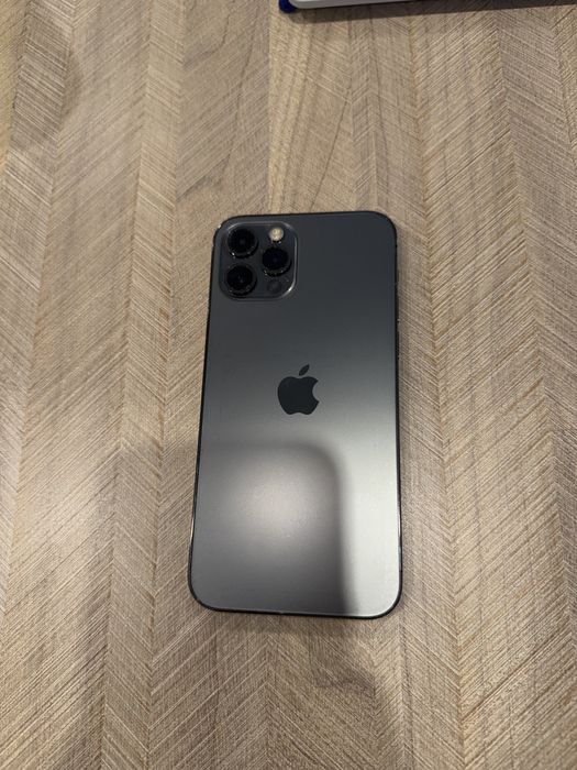 Продам айфон 12 про