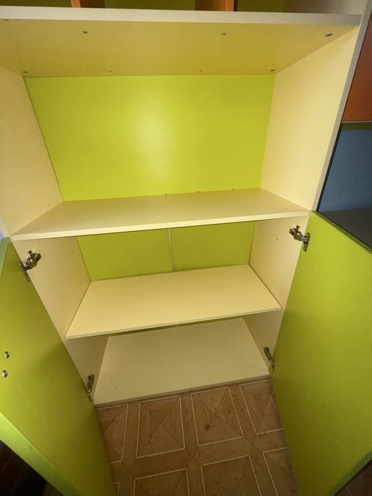 Детский шкаф с полкой