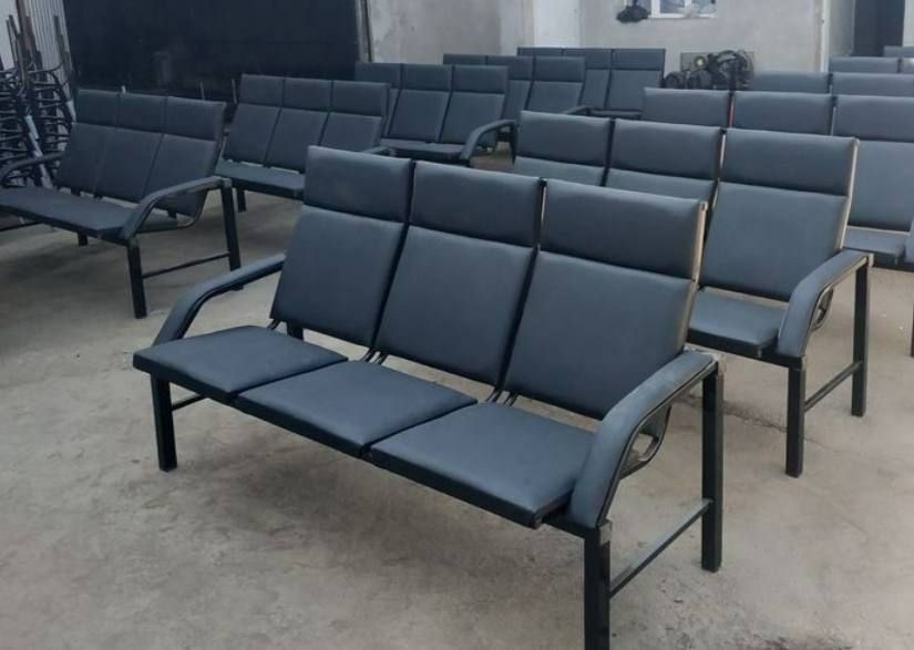 Turon stullar va uch oʻrindiqli stullar