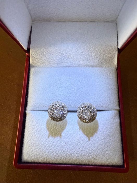 Продам пуссеты с бриллиантами