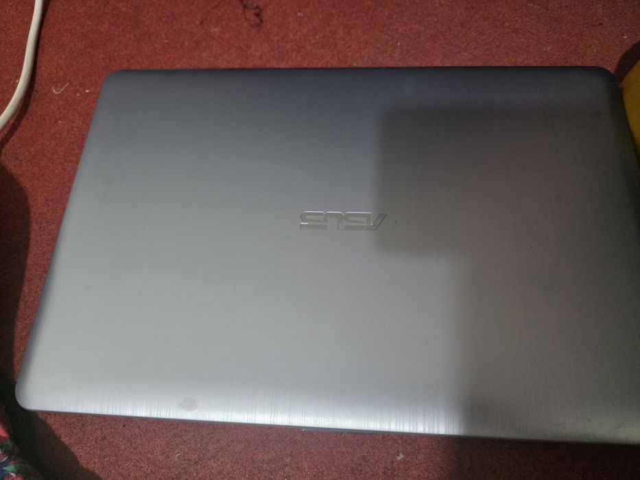 ASUS VivoBook X5400.