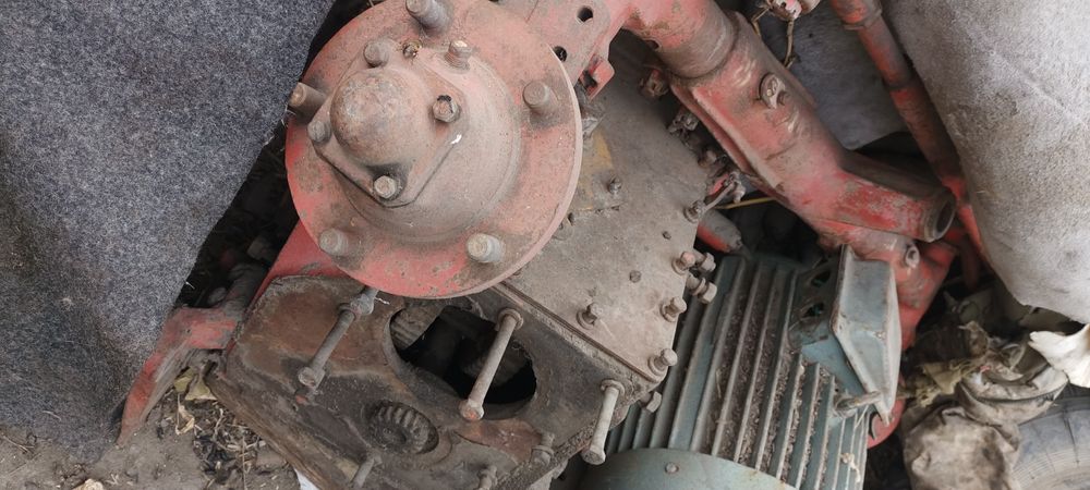 Продам двигатель и задний мост Т25