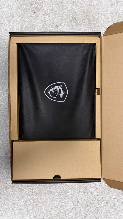 Лаптоп MSI Vector 16 HX – i9-13950HX / RTX 4080 / 32GB RAM / 1TB SSD