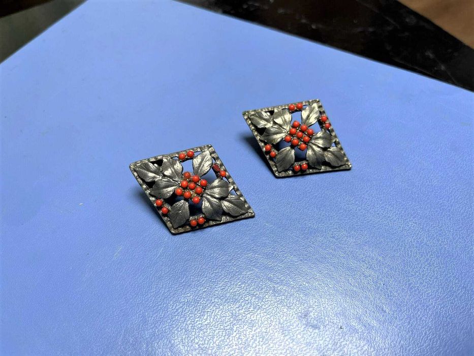 Элегантные новые и винтажные серьги