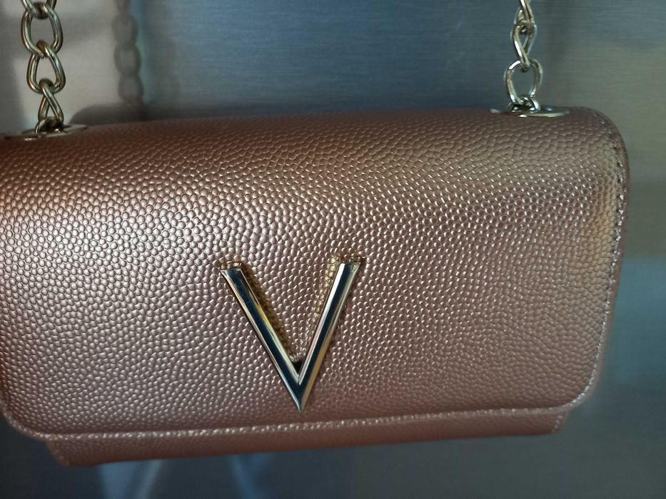 Vând geanta Valentino