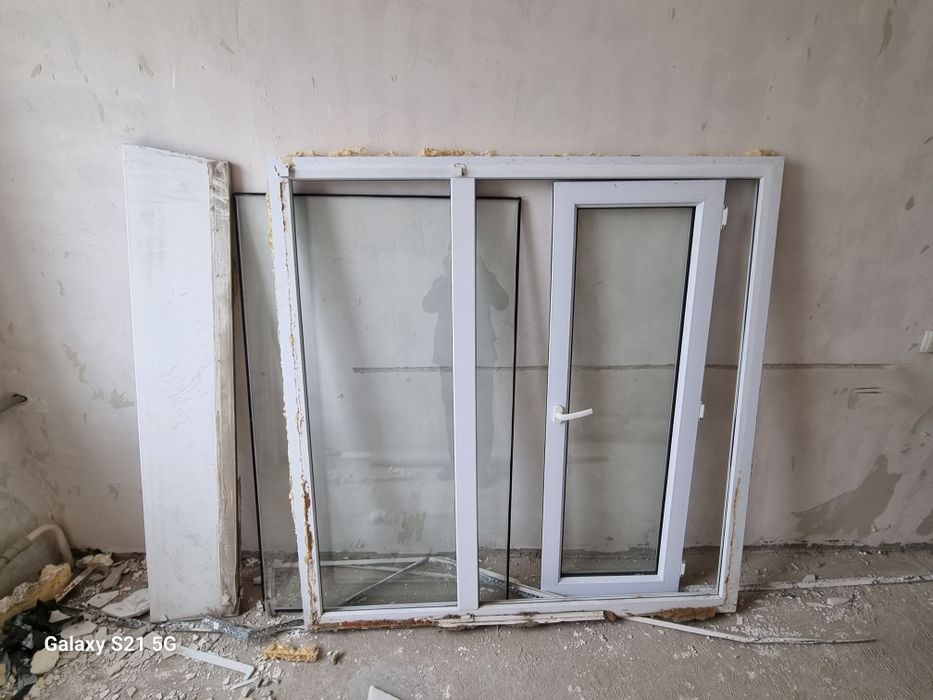 4 пластик терезе сатылады