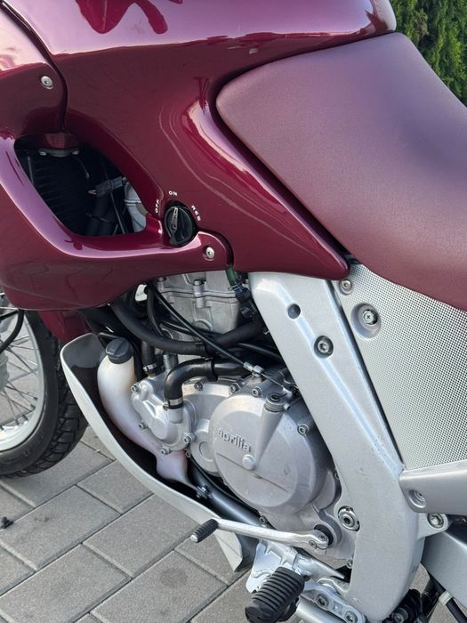 Motocicleta Aprilia pegasso 650