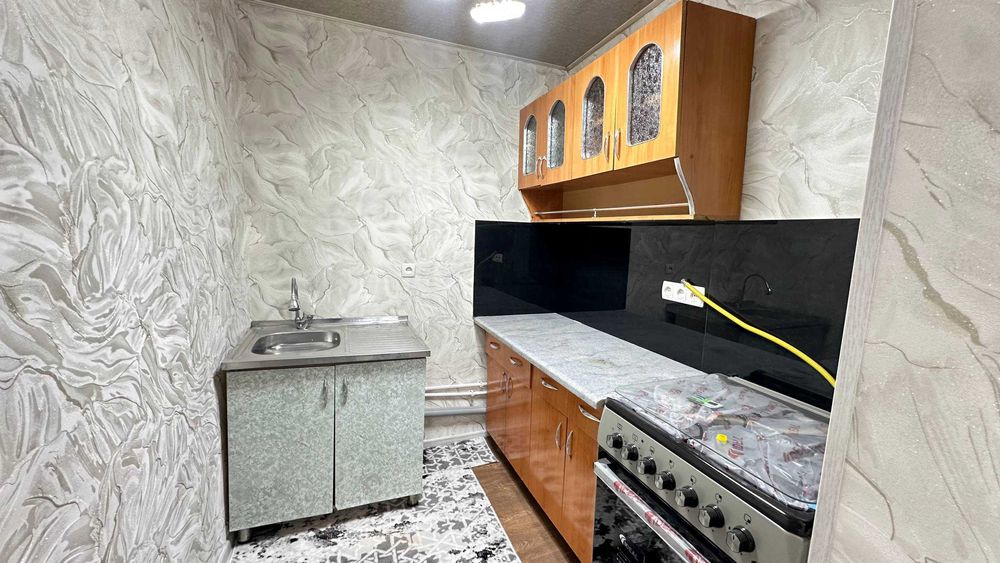 срочна ДЕШЕВА прадается квартира ремонт свежий количество комнаты;2