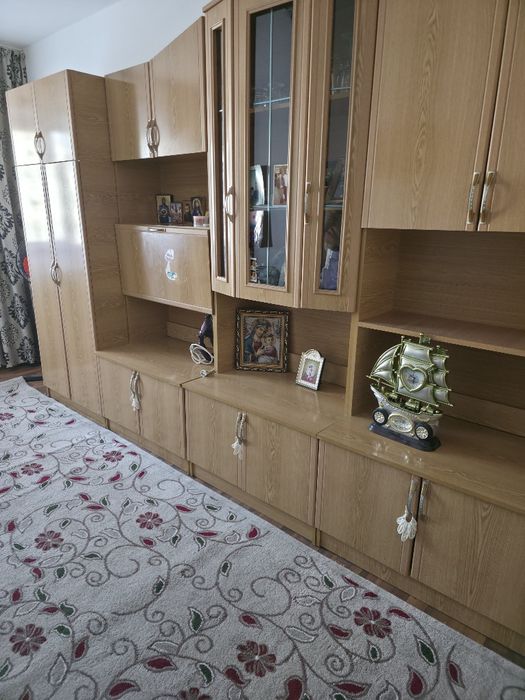 Închiriez apartament 2 camere decomandat