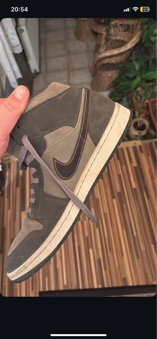 Nike Air Jordan 1 Mid 'Night Stadium' Orange Grey