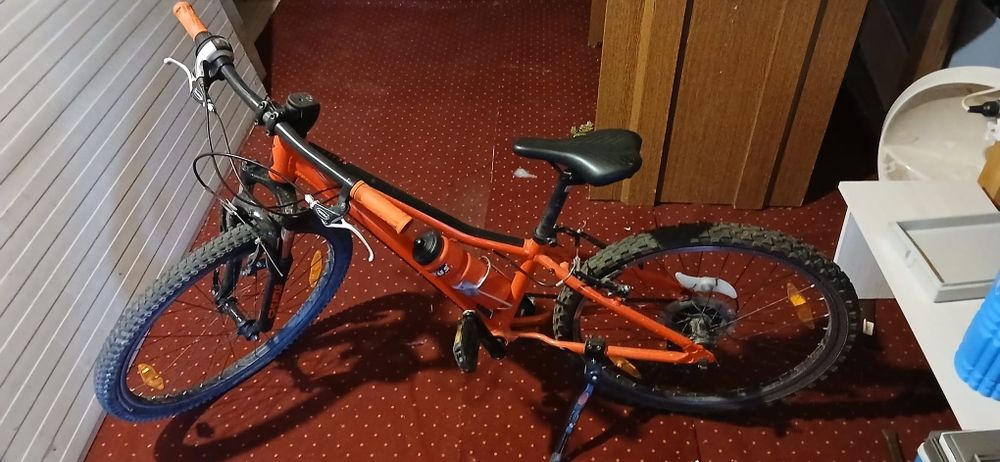 Vând bicicleta scott