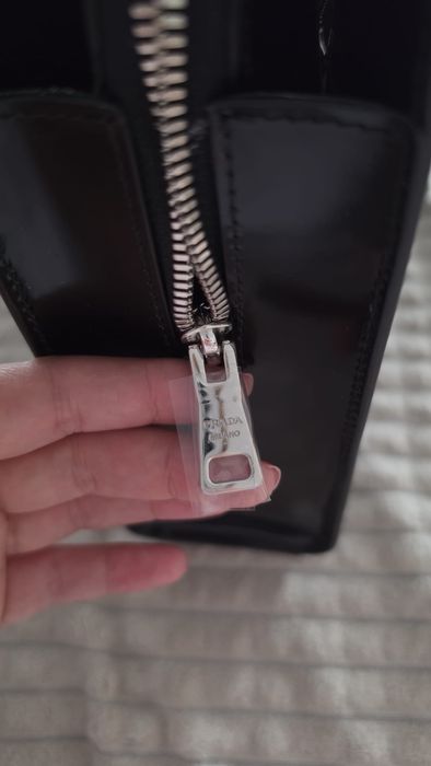 Geantă PRADA Re-Edition 1995