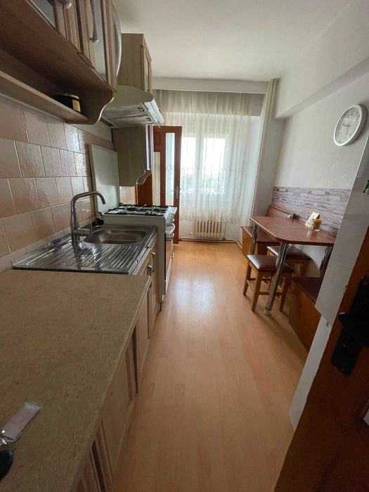 Apartament 3 camere decomandate, 2 bai, 3 balcoane, 80 mp