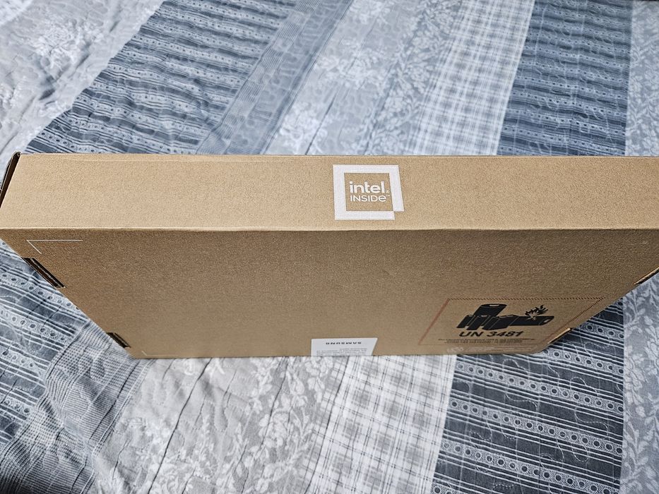 Samsung Galaxy Chromebook Go