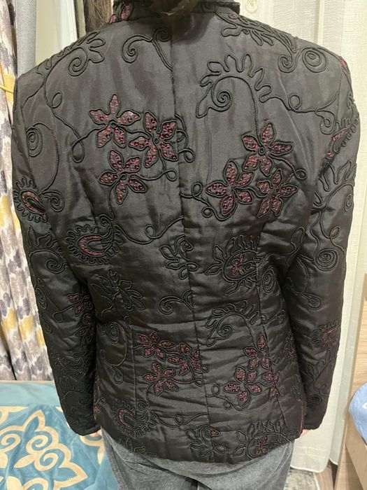 Жеңіл куртка сатылады,размер 42