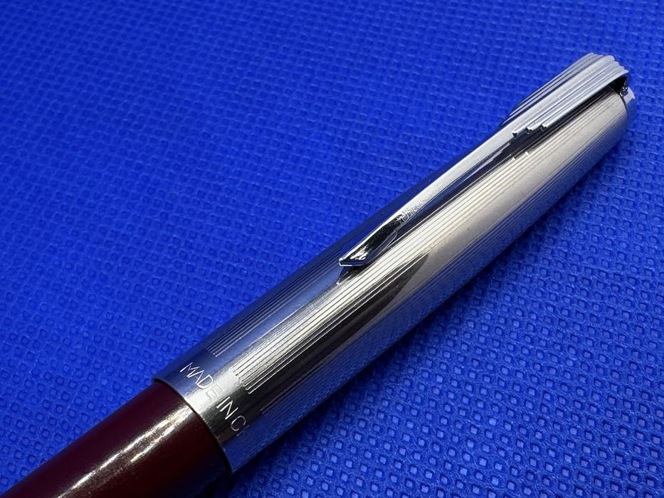 Stilou chinezesc Wing Sung rosu NOS