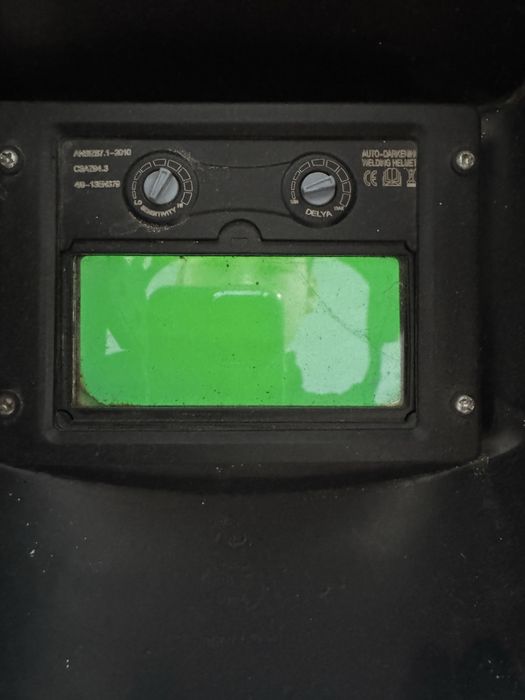 Каска для сварки