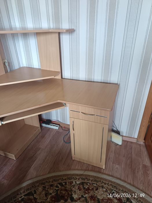 Стол компьютерный
