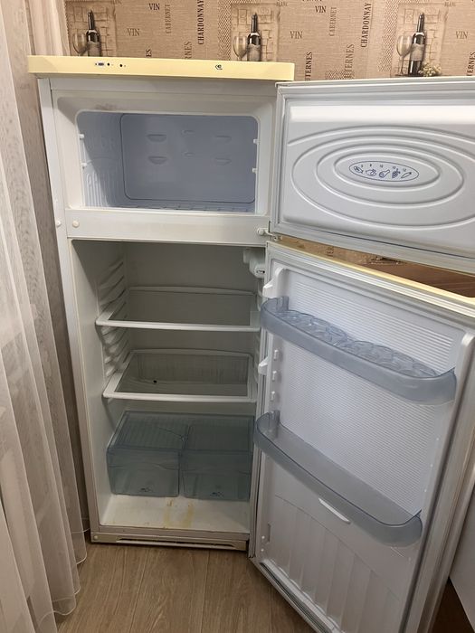 Продаю холодильник