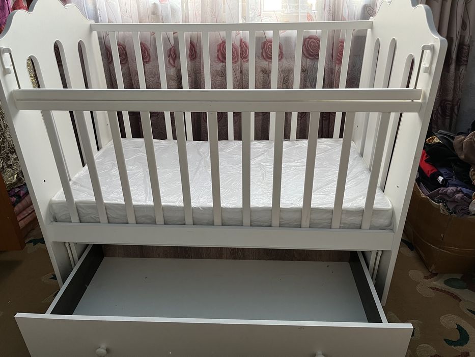 Детская кровать-манеж