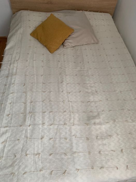 Чисто ново шалте за легло