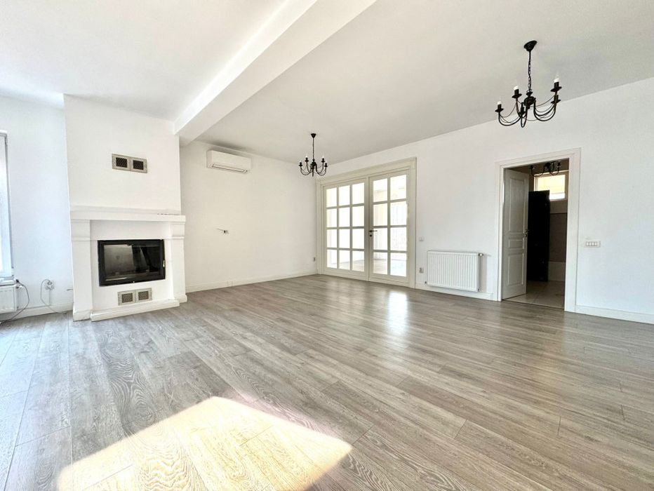 Apartament la Casa 4 Camere 120 mp + Terasa 20 mp + Garaj 60 mp + curte 80mp