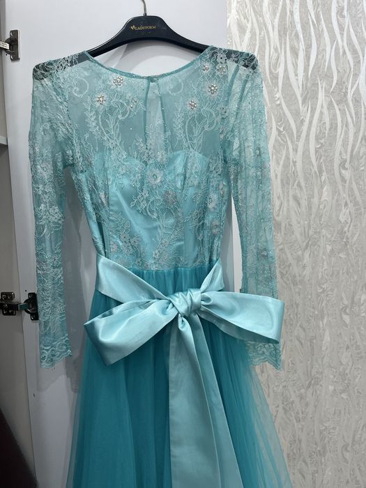 Вечерное пышное платье