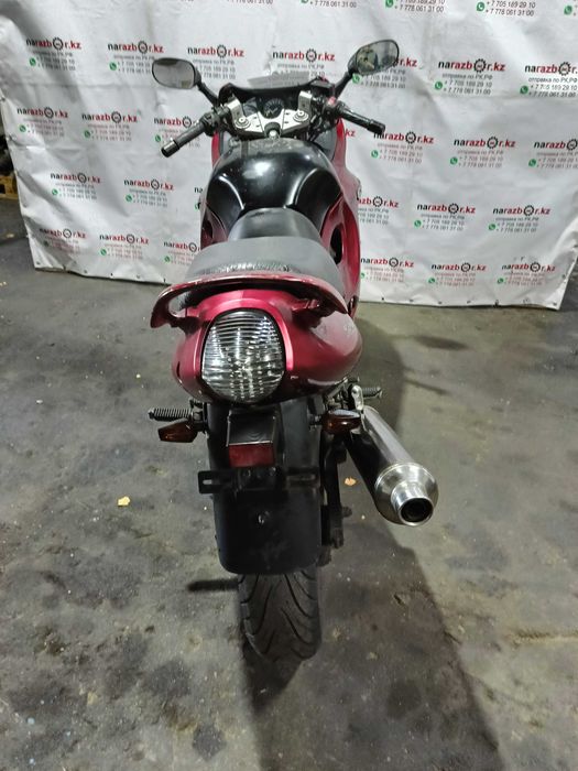 Мотоцикл Suzuki GSX750F 2000 г. Сузуки