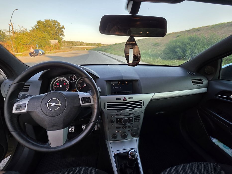 Opel Astra H GTC