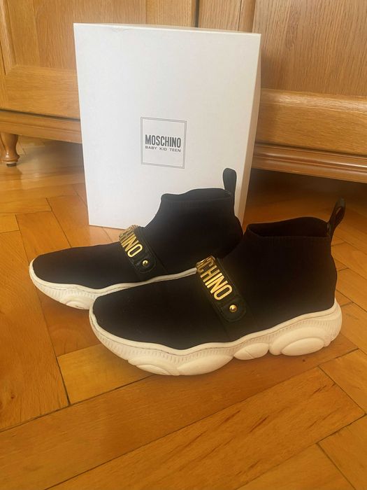 Дамски sникърси Moschino 38 номер