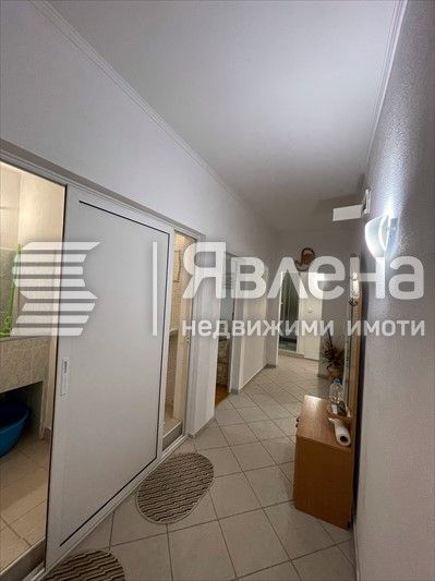 Дава се под наем Тристаен апартамент в Варна, ВИНС - 100 кв.м за 600 € - Снимка #4