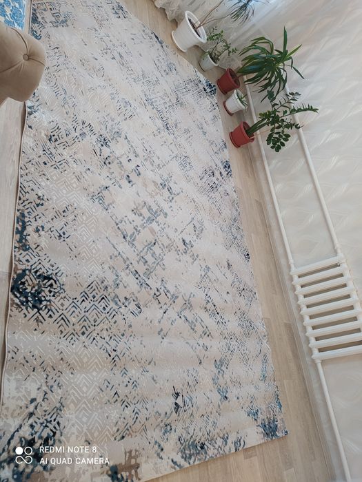 Продам ковер новый