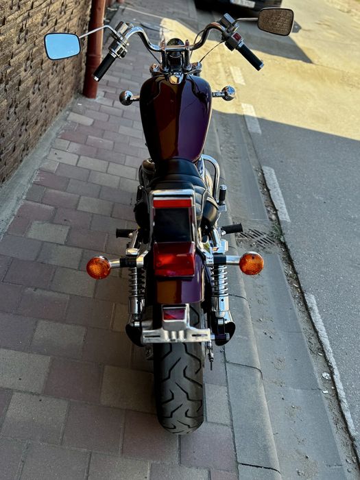 Suzuki Intruder VS 700