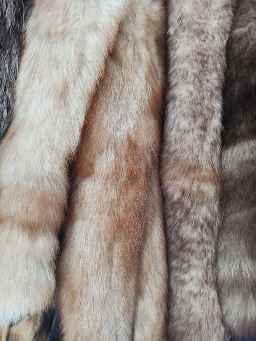 Естествени кожи от лисица за яки и качулки