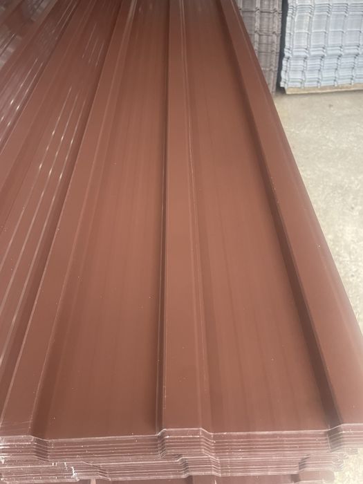 Vând tabla cutată cu cută pătrată si 4 valuri de 0,50 mm maro