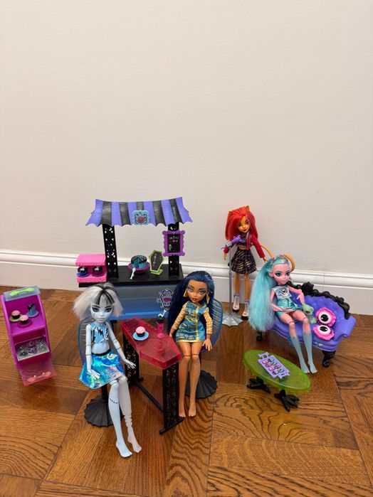 Monster High комната Клодин Вульф, Кафетерий