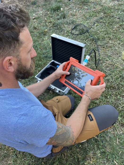 Геофизично проучване на терени с георадар за откриване на вода.