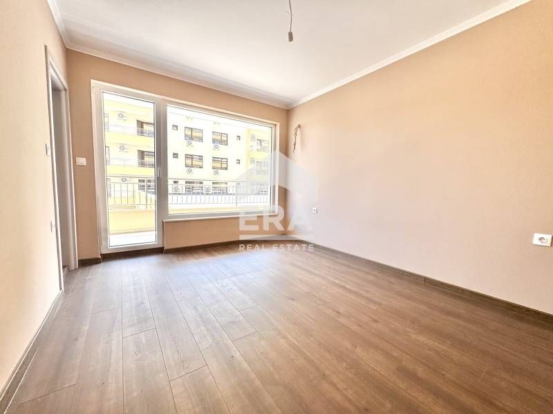 Просторен тристаен апартамент, завършен до ключ, в нова сграда с акт 1