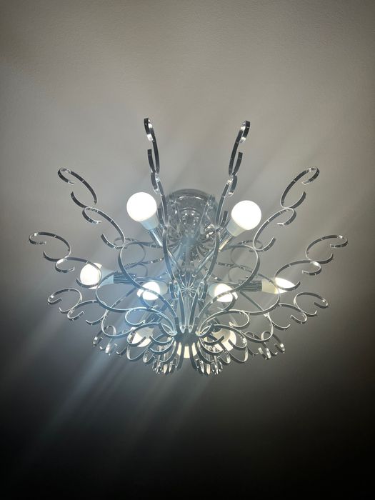 Люстра для света