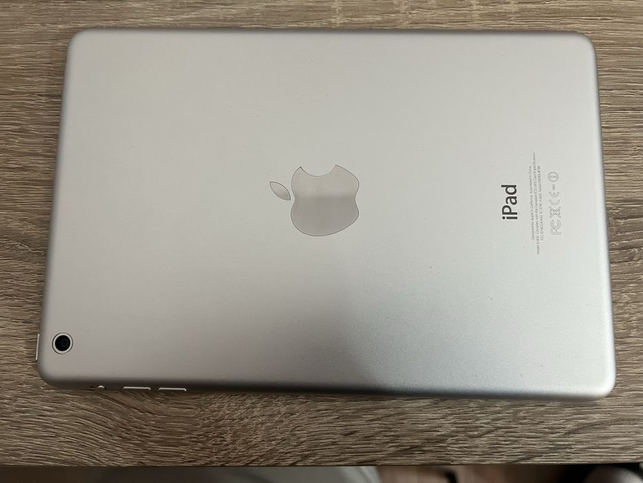 Vand ipad mini  stare foarte buna